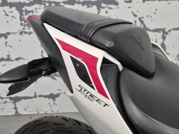 2022 Triumph Street Triple S 660 LAMS Street Triple White