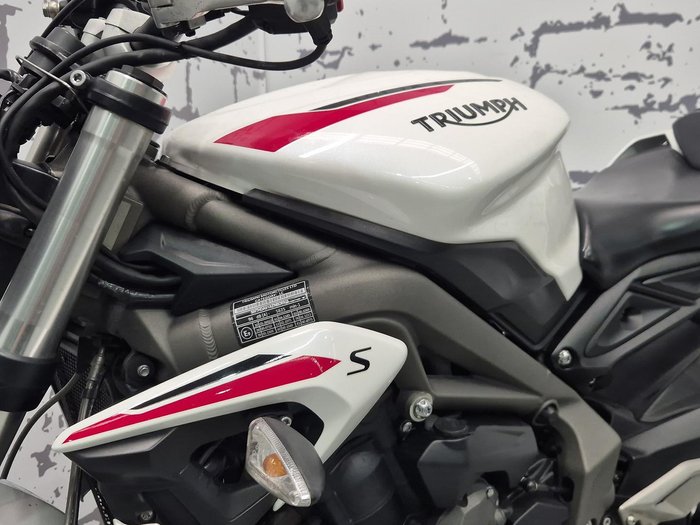 2022 Triumph Street Triple S 660 LAMS Street Triple White