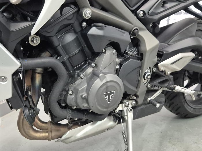 2022 Triumph Street Triple S 660 LAMS Street Triple White
