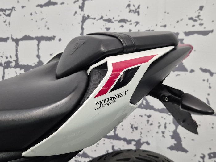 2022 Triumph Street Triple S 660 LAMS Street Triple White