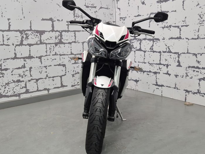 2022 Triumph Street Triple S 660 LAMS Street Triple White