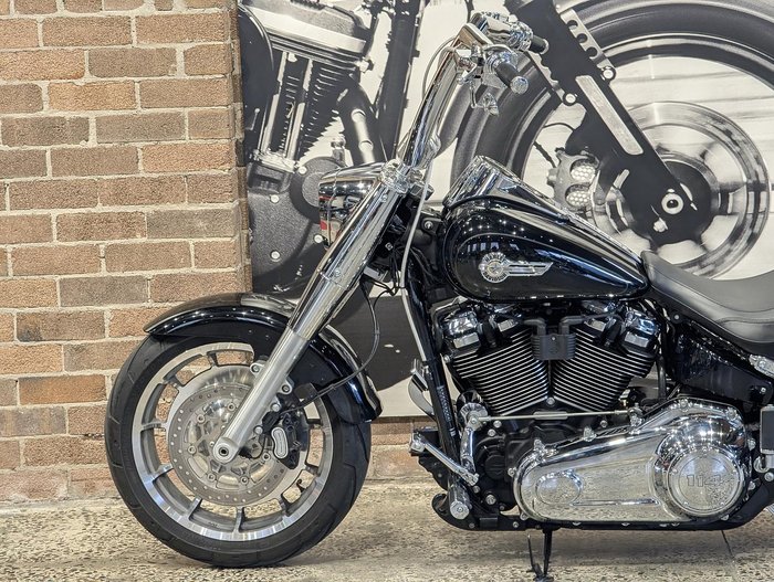 2022 Harley-Davidson Fat Boy 114 (FLFBS) Softail Black