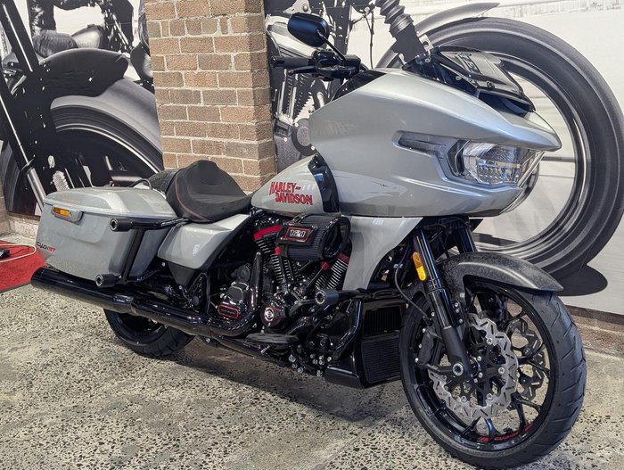 2025 Harley-Davidson CVO Road Glide ST 121 (FLTRXSTSE) Touring Silver