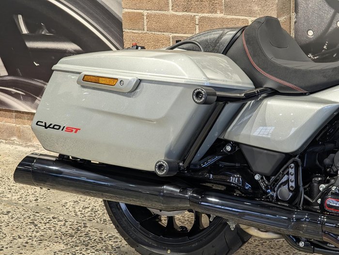 2025 Harley-Davidson CVO Road Glide ST 121 (FLTRXSTSE) Touring Silver