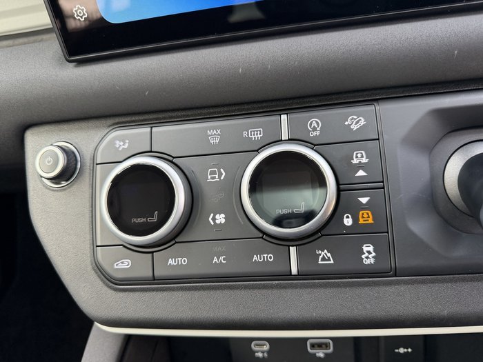 2021 Land Rover Defender 110 D250 S