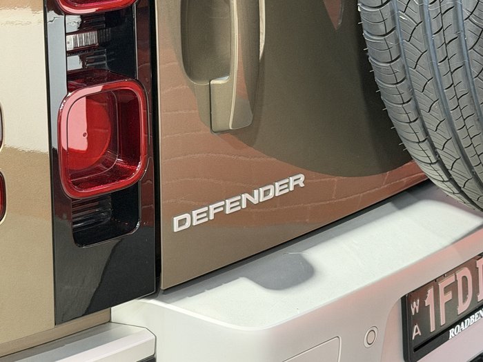 2021 Land Rover Defender 110 D250 S