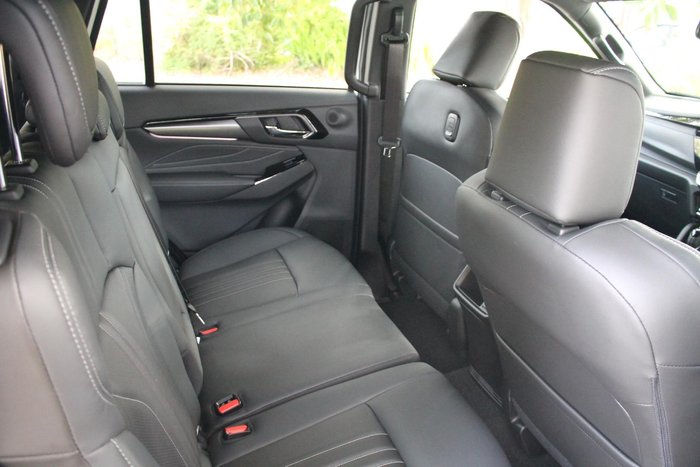2025 Isuzu MU-X LS-T