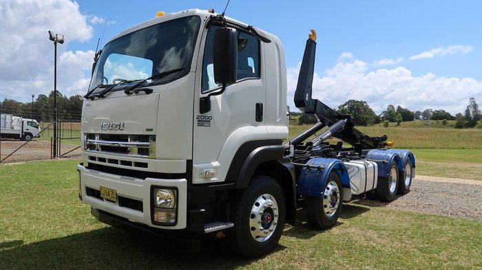 2015 Isuzu F Series FYJ 2000