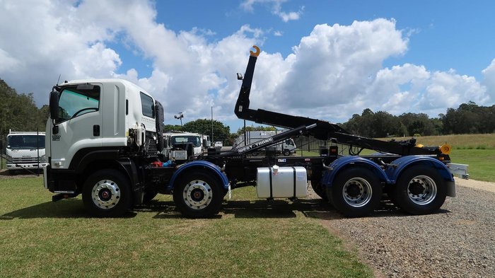 2015 Isuzu F Series FYJ 2000