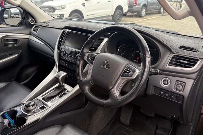 2016 Mitsubishi Pajero Sport Exceed