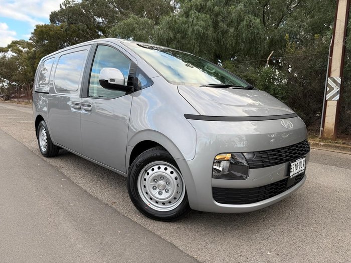 2026 Hyundai STARIA LOAD