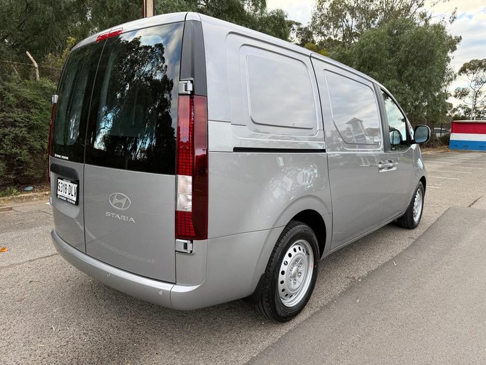 2026 Hyundai STARIA LOAD