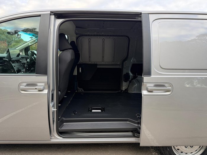 2026 Hyundai STARIA LOAD