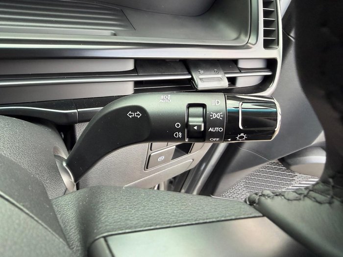 2026 Hyundai STARIA LOAD