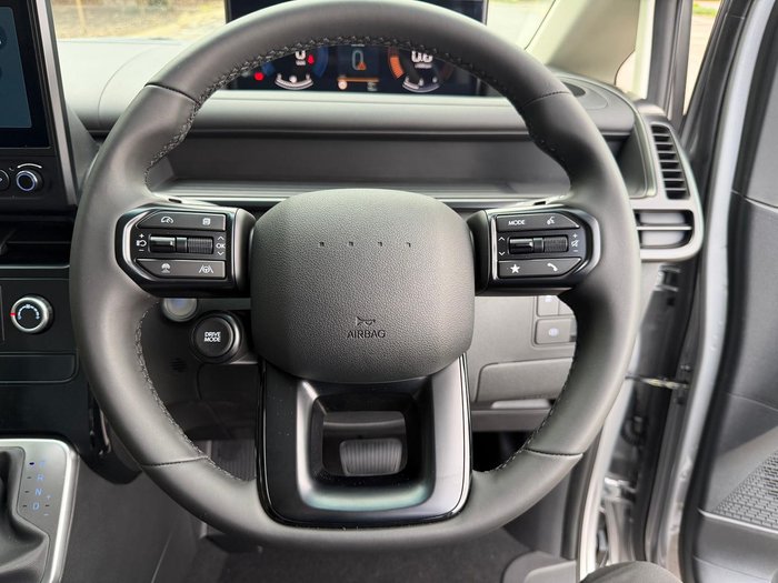 2026 Hyundai STARIA LOAD