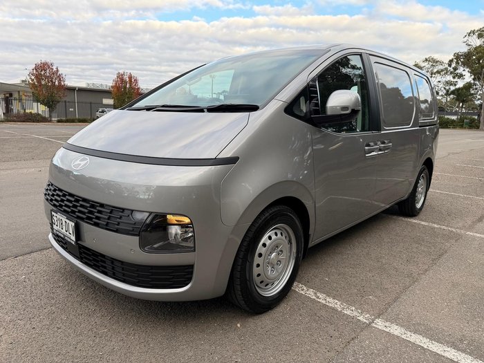 2026 Hyundai STARIA LOAD