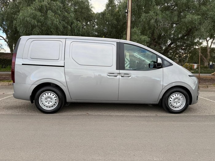 2026 Hyundai STARIA LOAD