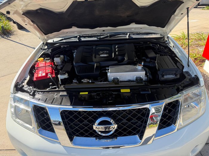 2012 Nissan Navara ST-X 550 D40 Series 5 4X4 Dual Range Arctic White