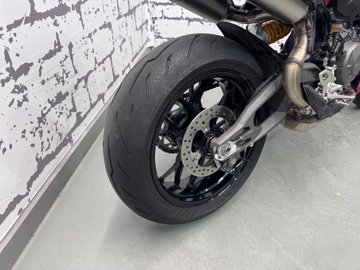 2025 Ducati Streetfighter V2 S Streetfighter Red