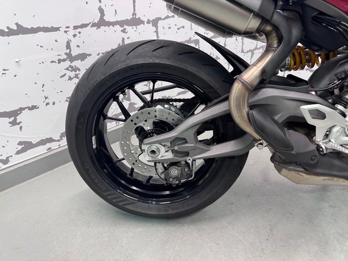 2025 Ducati Streetfighter V2 S Streetfighter Red