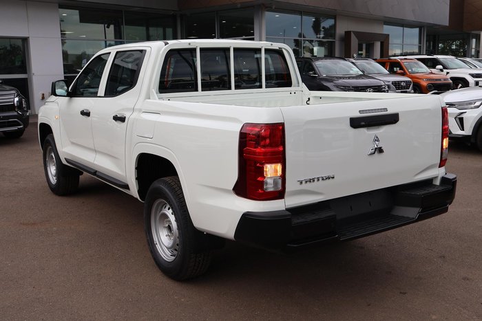2026 Mitsubishi Triton GLX