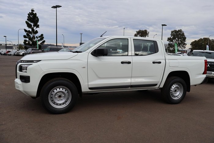 2026 Mitsubishi Triton GLX
