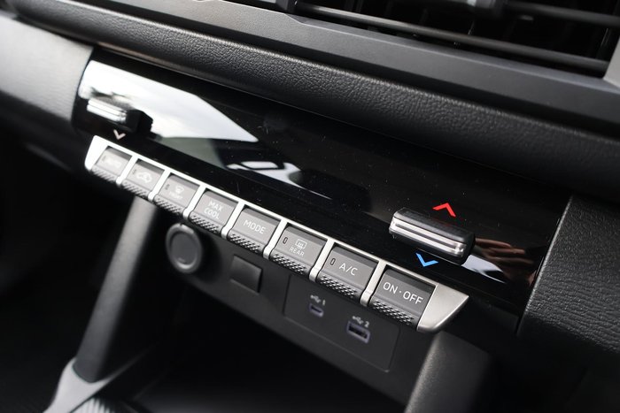 2026 Mitsubishi Triton GLX