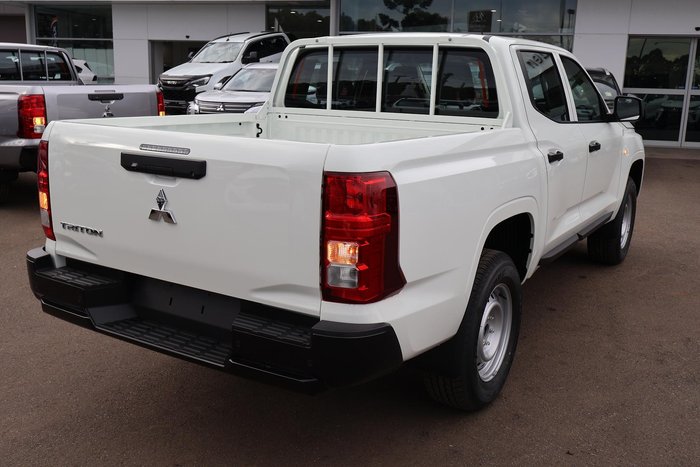 2026 Mitsubishi Triton GLX