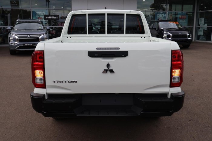2026 Mitsubishi Triton GLX