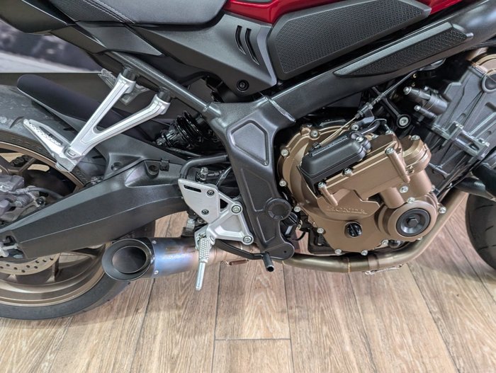 2024 Honda CB650R RED