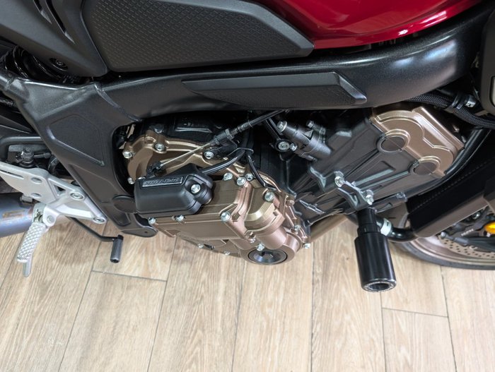 2024 Honda CB650R RED