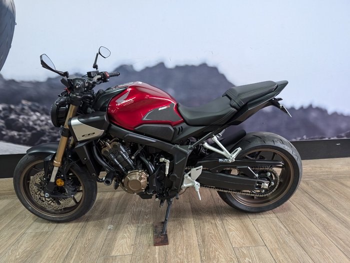 2024 Honda CB650R RED