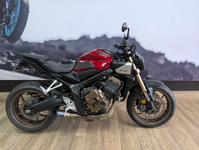 2024 Honda CB650R RED