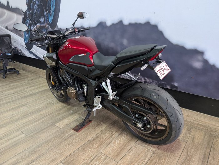2024 Honda CB650R RED