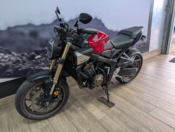2024 Honda CB650R RED