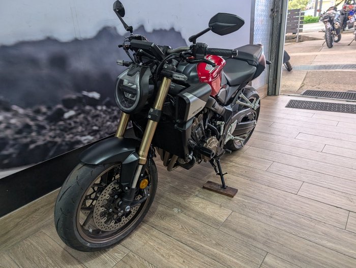 2024 Honda CB650R RED