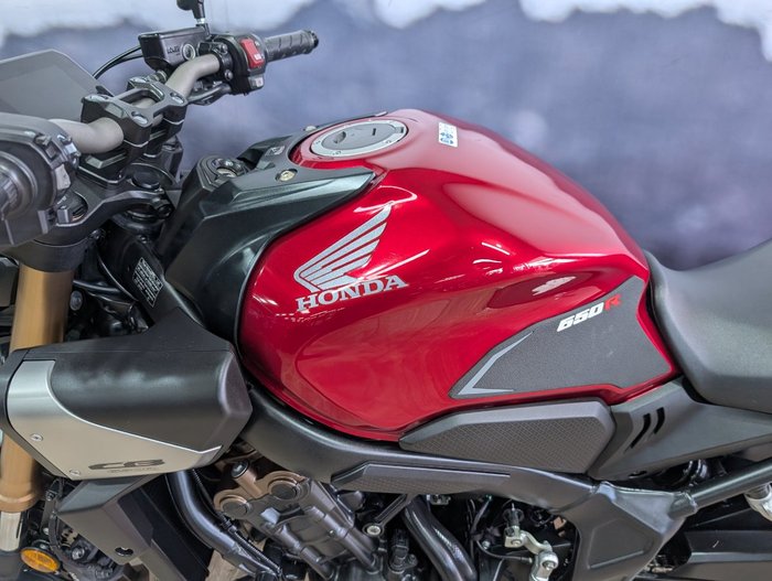 2024 Honda CB650R RED