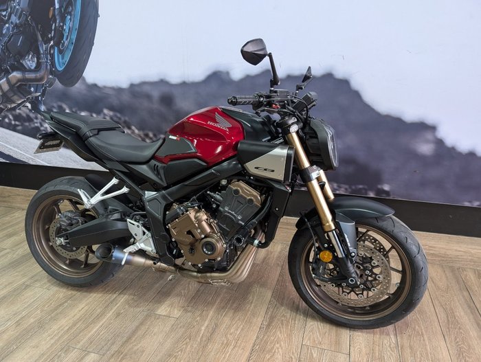 2024 Honda CB650R RED