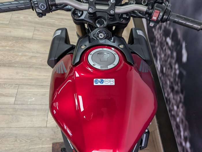 2024 Honda CB650R RED