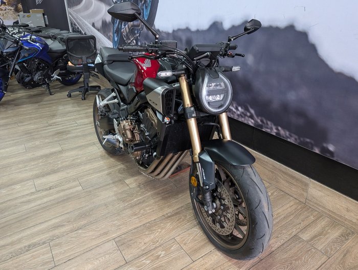 2024 Honda CB650R RED