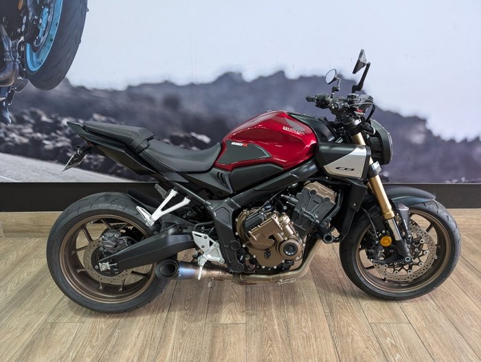 2024 Honda CB650R RED