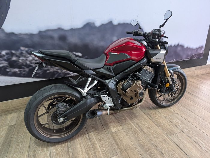 2024 Honda CB650R RED