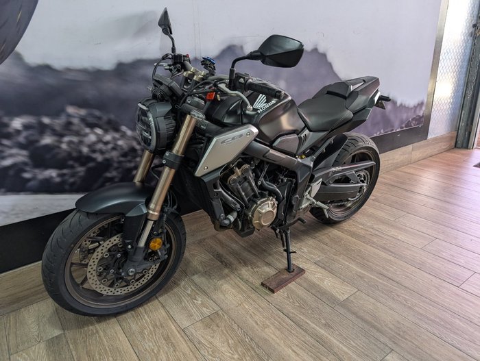 2022 Honda CB650R BLUE