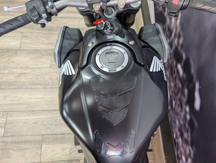 2022 Honda CB650R BLUE