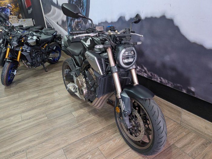 2022 Honda CB650R BLUE