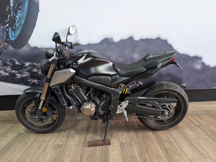 2022 Honda CB650R BLUE