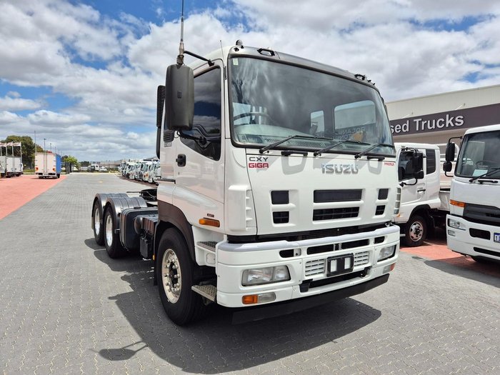 2014 Isuzu Cxy Giga 455Hp A.M.T Prime Mover &Amp; Hyds