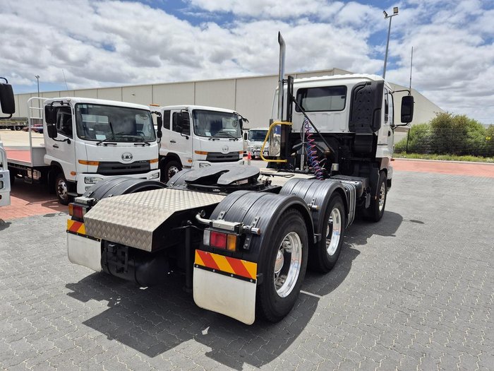 2014 Isuzu Cxy Giga 455Hp A.M.T Prime Mover &Amp; Hyds