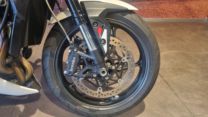 2024 Triumph Street Triple R 765 Street Triple White