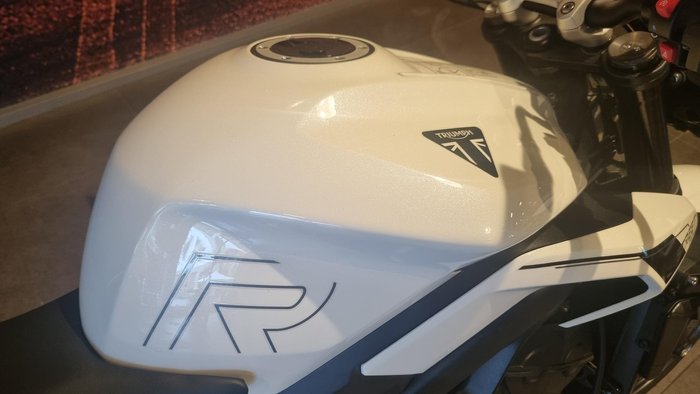 2024 Triumph Street Triple R 765 Street Triple White
